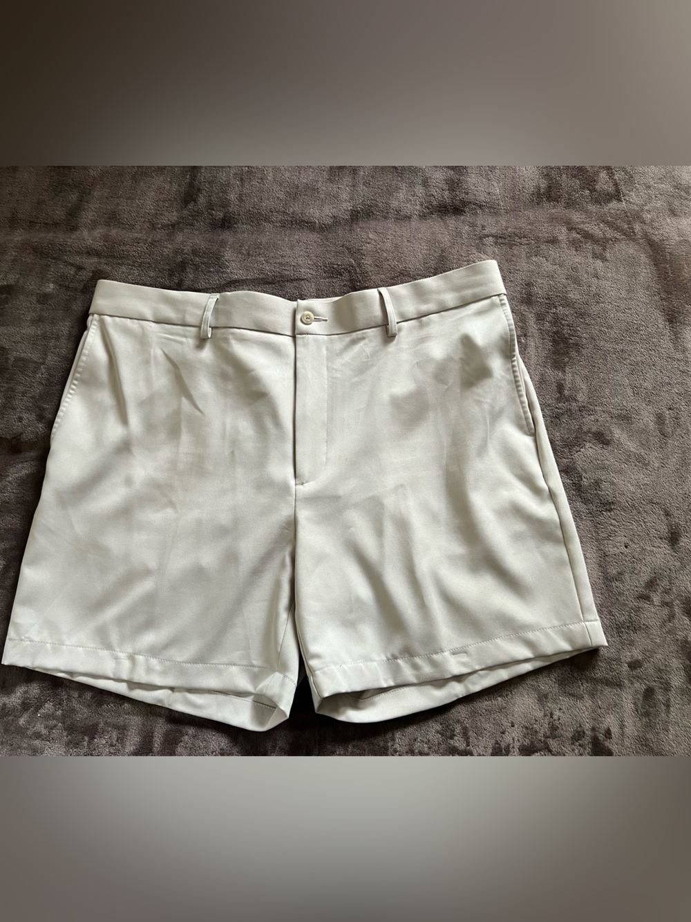 Men’s Cream Golf Shorts